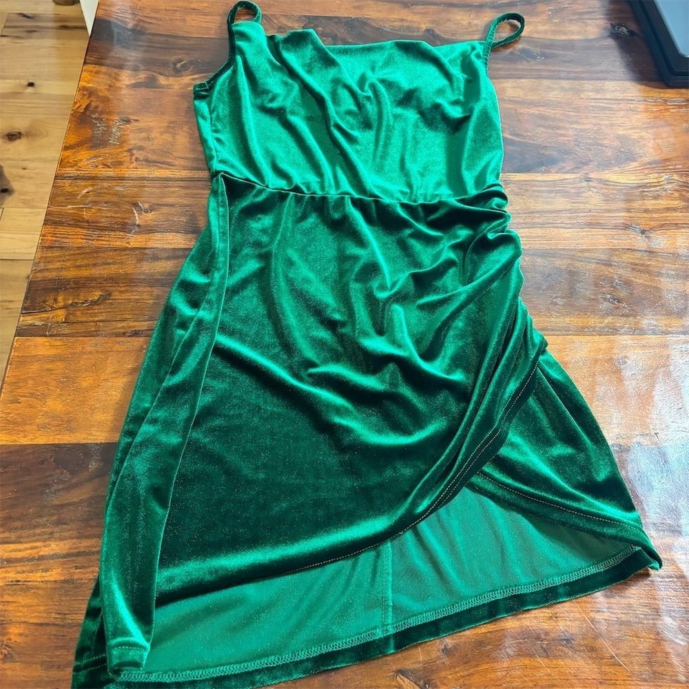 Double Crazy Juniors Sleeveless Green Velvet Short‎ Dress Size L Formal